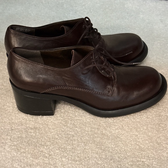 Vintage Leather Heeled Loafers 90s Whimsygoth Preppy Dark Academia - Picture 5 of 9